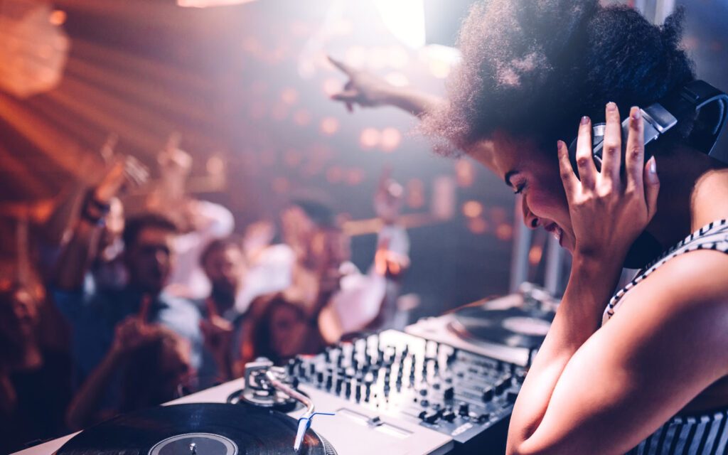 Celebrity guest nights Dubai with live performance at Night Club Dubai